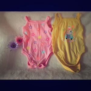 Set of 2 sleeveless oncies.